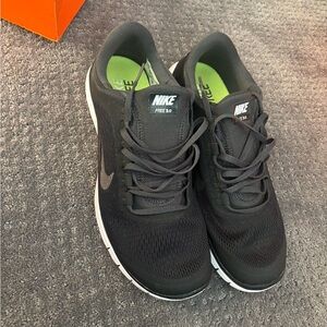 Nike Men's Black and Lime Athletic Shoes